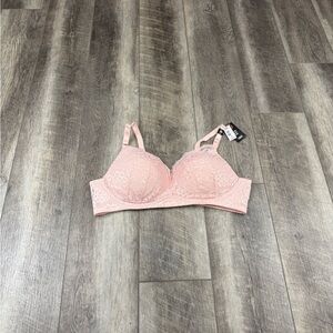 40C Torrid‎ Light Pink Lace Bra